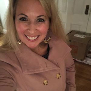 Meet your Posher, Leslie